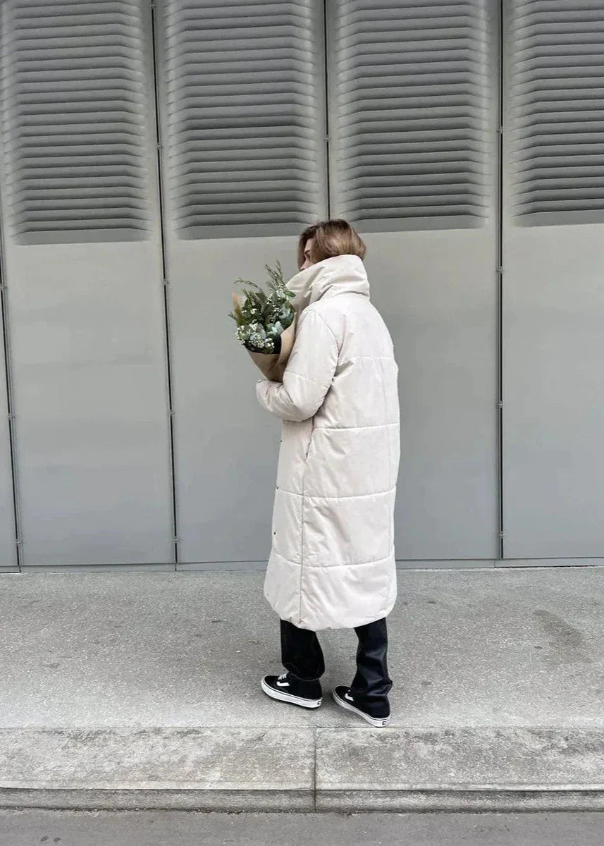 Luvik | Ylihkokokoinen pystykaulustakki