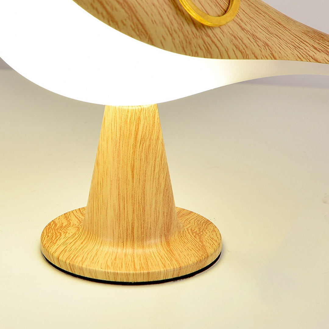 Bordlampe med fugldesign i trelook Luvikno