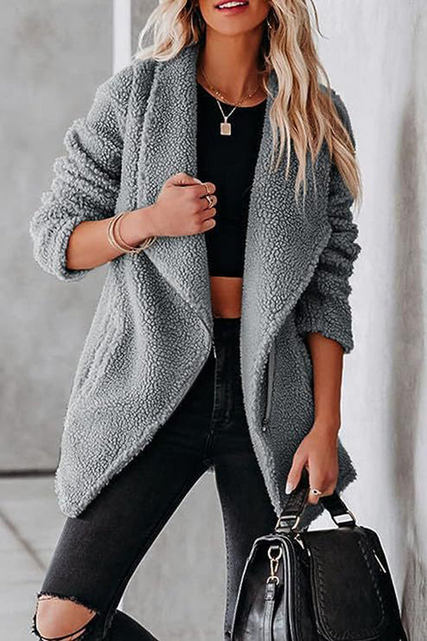 Luvik | rento lampaan-nahkatakki vetoketjullisilla taskuilla ja laatikkovillatakki