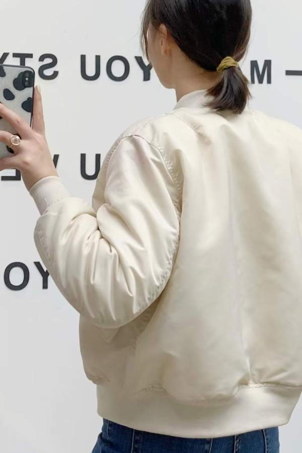 Luvik | Kauluksen paksuuntunut yhden puolen lentotakki baseballtakki