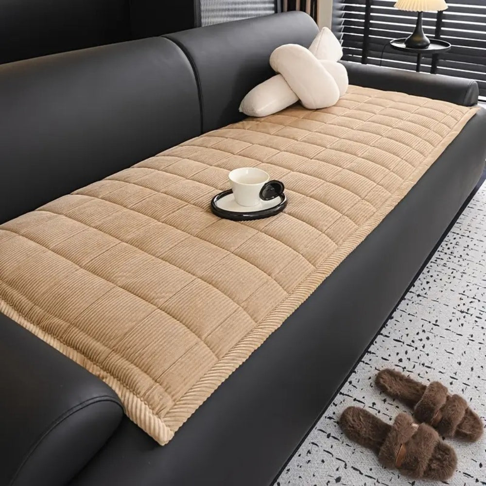 LuxeShield Quiltmatte — Transformér sofaen din til en feilfri oase av komfort og beskyttelse | Luvikno