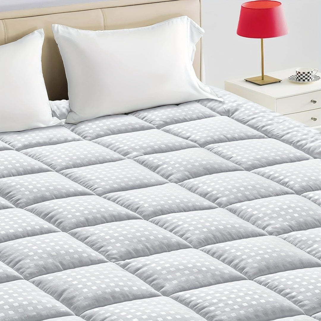 Ultimate Cooling Mattress Pad – Premium Quilted Pillow Top, Luxuriously Fluffy and Ultra-Breathable with Secure 14-18 Deep Pocket Cover – Enhanced Sleep Comfort, 1pc | Luvikno