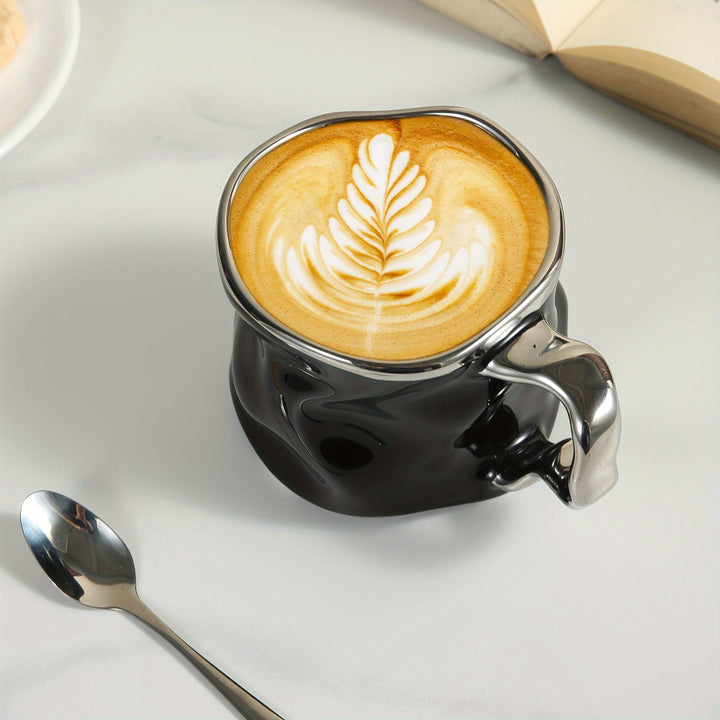 CreArt Mug – Håndlaget keramisk kaffekopp med unikt krøllet design | Luvikno