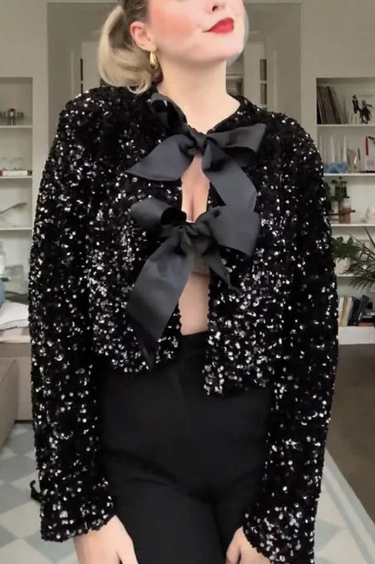 Luvik | Mahdollisuudet juhlia, solmupintaan sidottu helmijakku