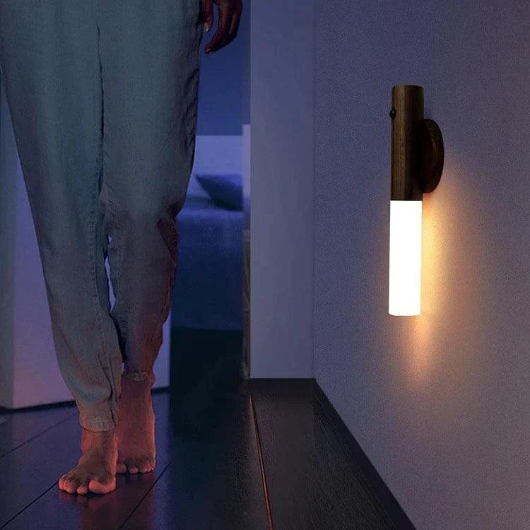 Oppladbar LED-lampe med bevegelsessensor | Luvikno