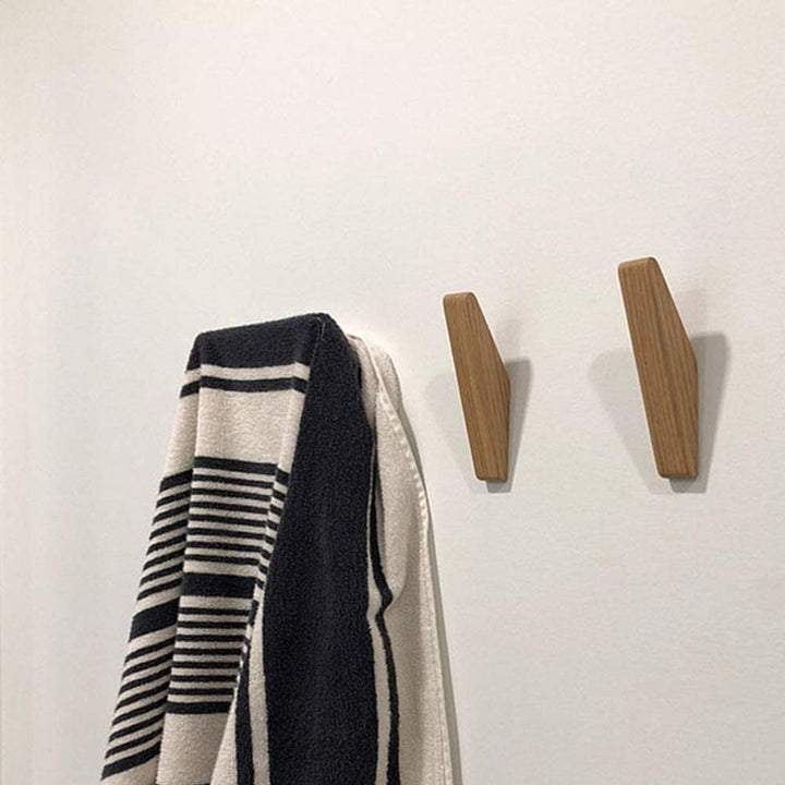 Luvikno | Nordhaak Treveggkroker Sett – 6 Minimalistiske Kleskroker Laget av Massivt Tre