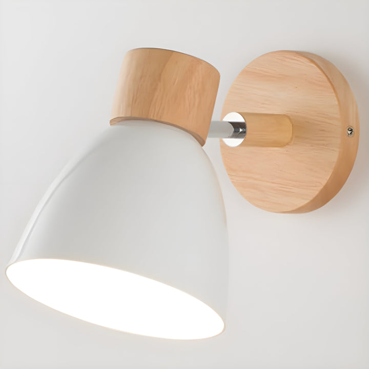Tre Nordisk Vegglampe med Bryter for Koselig Soverom | Luvikno