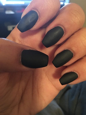 Midnight Matte Black Neglelakk | Luvikno