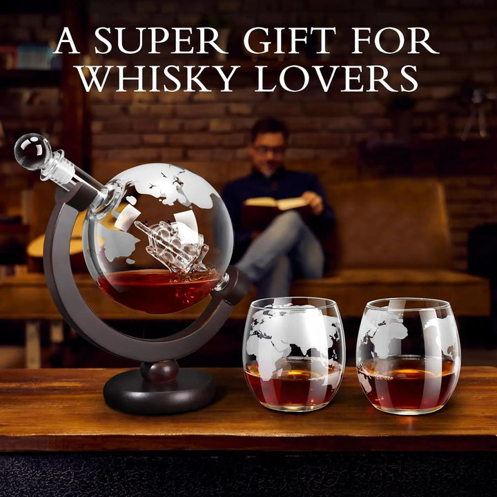 Glass Whiskey Decanter Set med Tre Stativ Graverte Verdens Ball Design | Luvikno