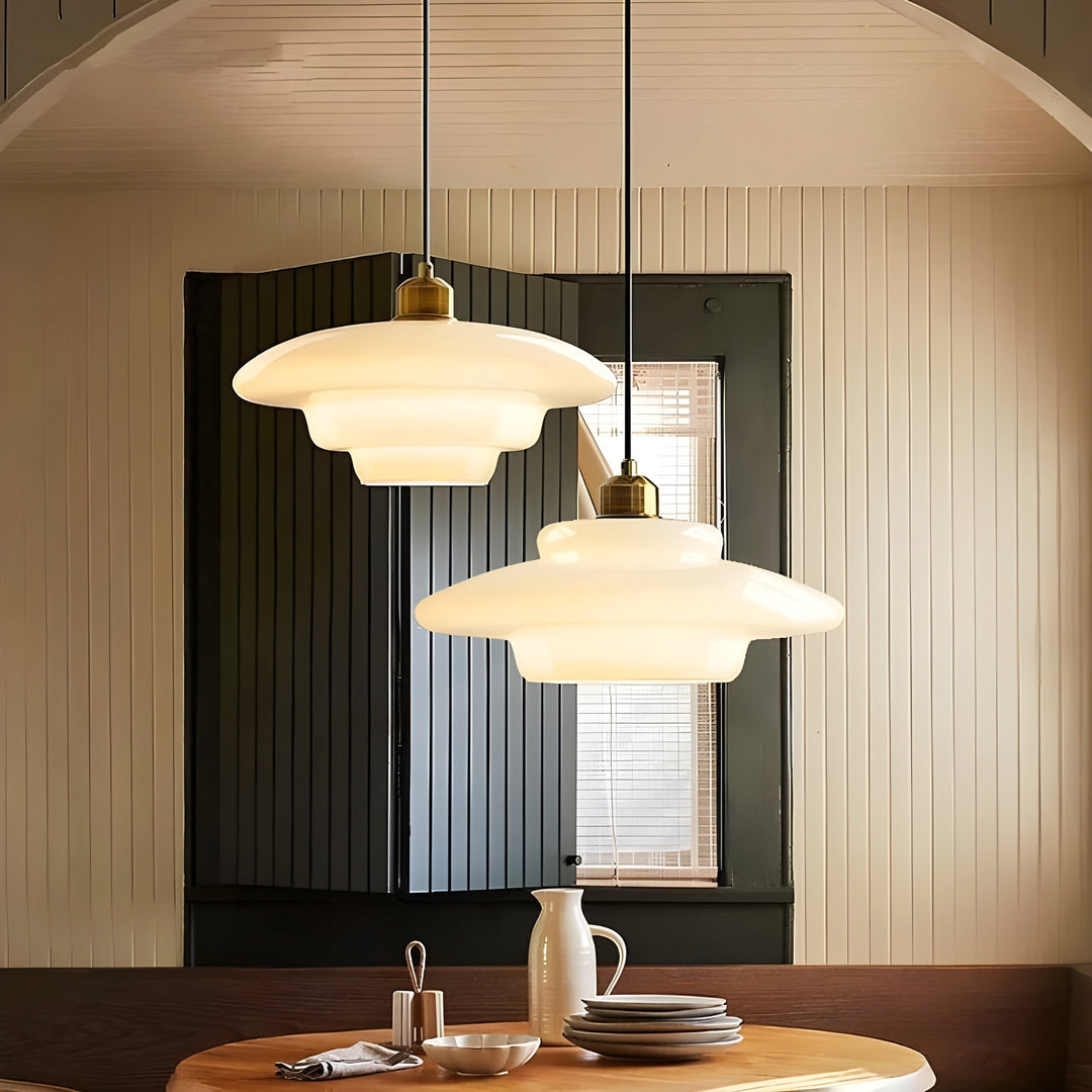 AuraBeam Light – Minimalist elfenbensfarget LED pendellampe laget av glass | Luvikno