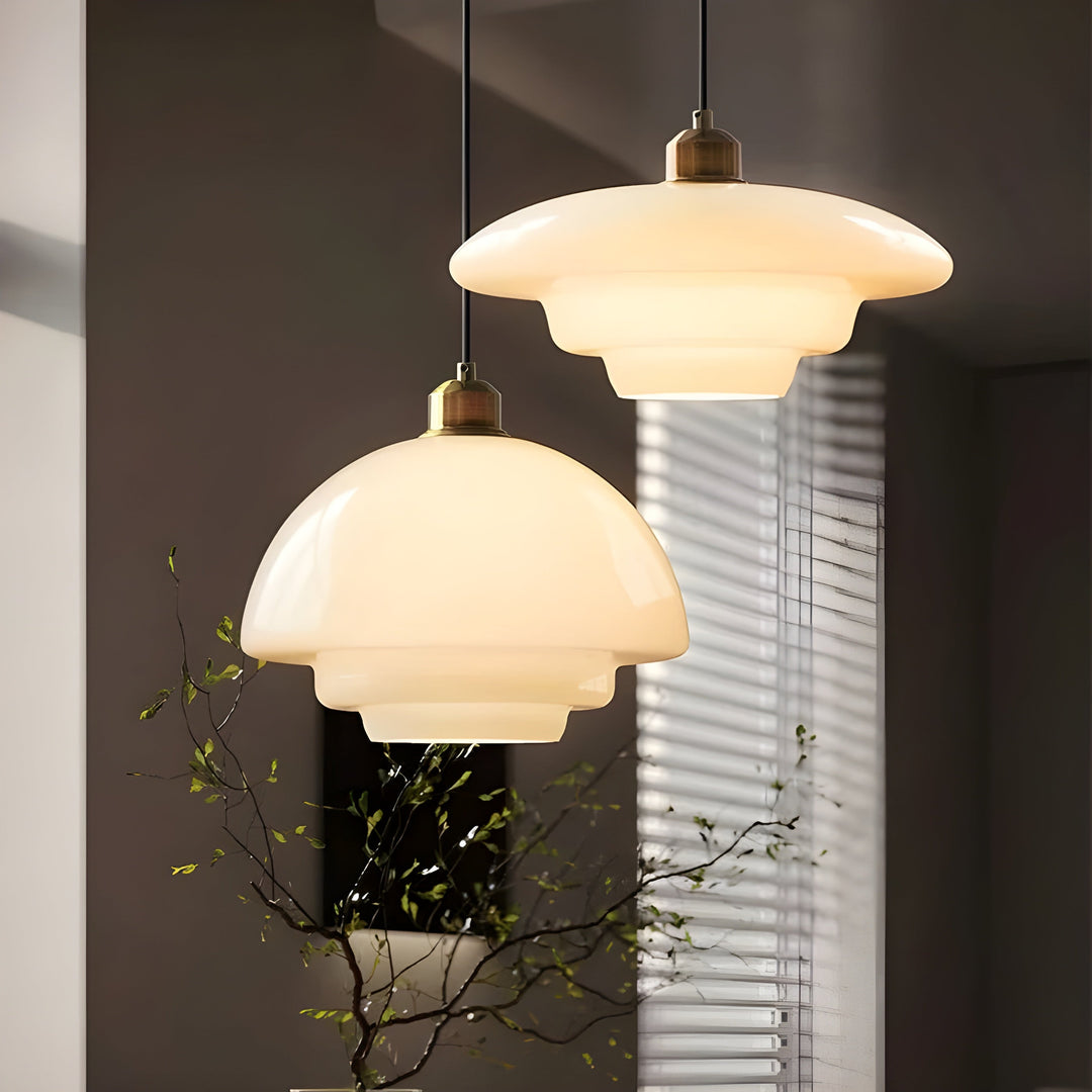 AuraBeam Light – Minimalist elfenbensfarget LED pendellampe laget av glass | Luvikno