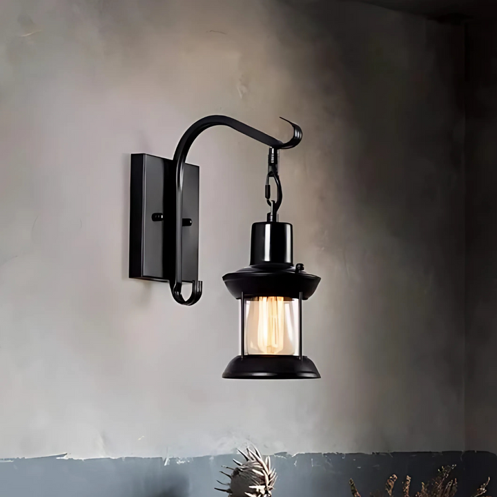 Vegglampe med vintage glasskjermdesign Luvikno