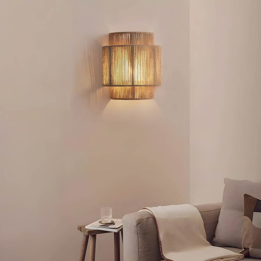 Luvikno | Japansk-inspirert minimalistisk LED-vegglampe – Naturlig taudesign og varmt stemningslys