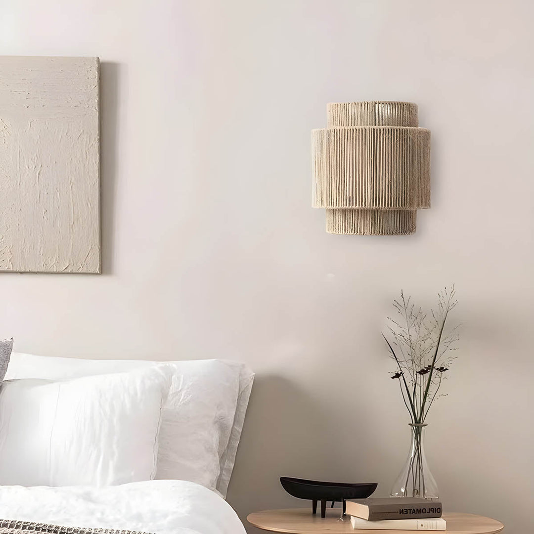 Luvikno | Japansk-inspirert minimalistisk LED-vegglampe – Naturlig taudesign og varmt stemningslys