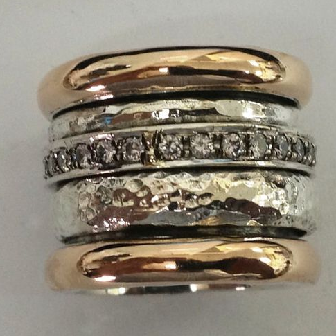 Elegant Lagd Tykk Guld Ring i Vintage Stil - Luciana Luvikno