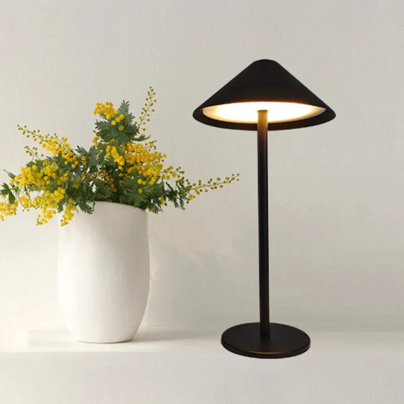 Luvikno | Elegant Trådløs Skrivebordlampe med Justerbart Lys og Luksuriøs Design