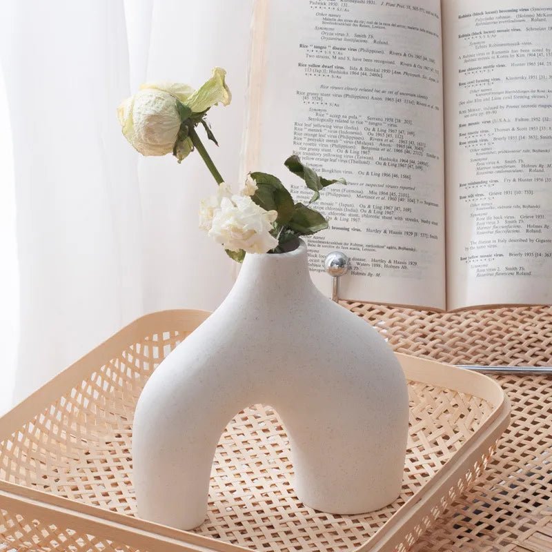 Uregelmessig Minimalistisk Keramikkvase Sett for Modern Dekor | Luvikno