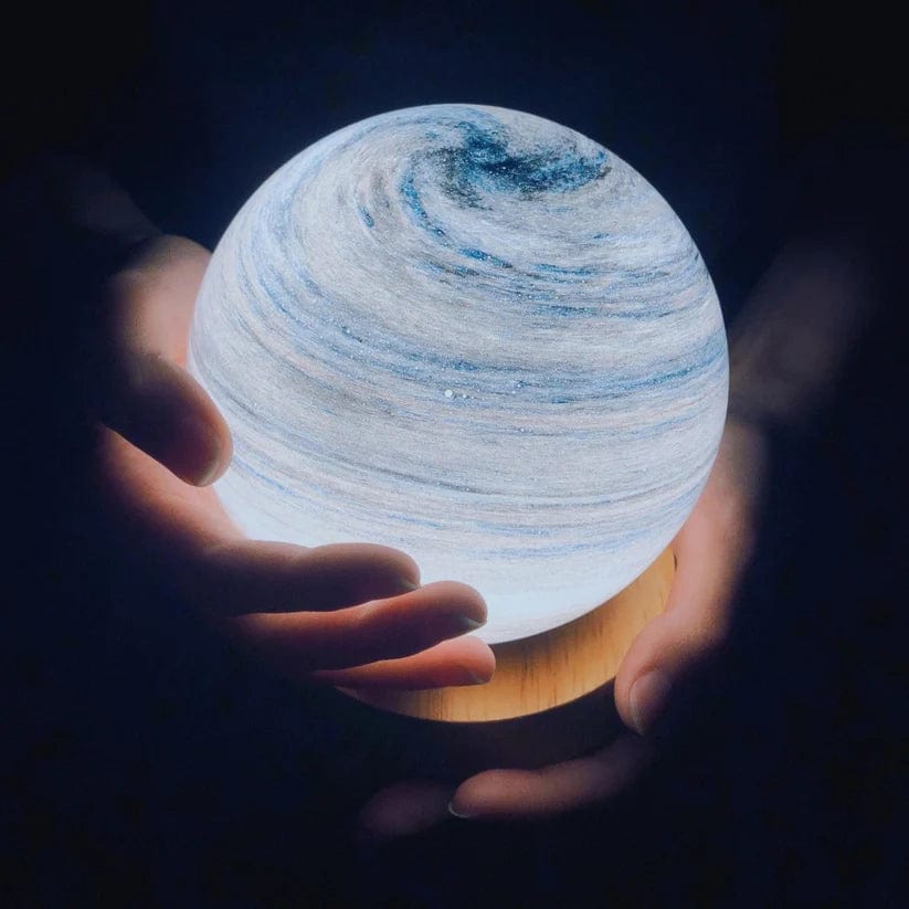 Luvikno | LuminaGlow Månelampe - Magisk Ambient Belysning med Justerbart Lys
