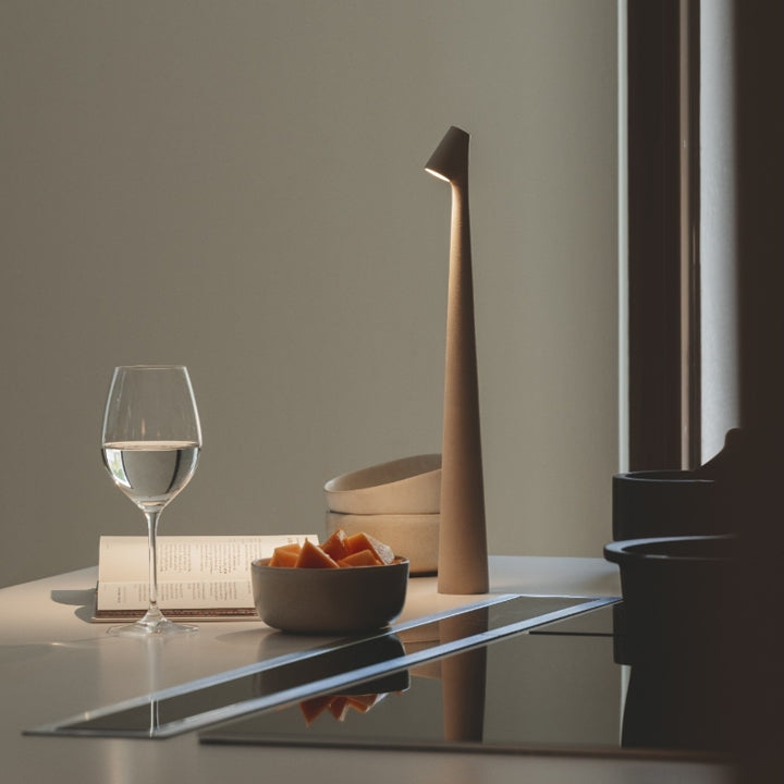 Luvikno | Skulpturell Bordlampe Trådløs LED Lampe Solid Aluminiums 10000mAh Batteri 3-Nivå Dimming CRI 90 USB-C Ladekontakt Varm Hvit 2700K