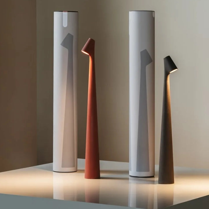 Luvikno | Skulpturell Bordlampe Trådløs LED Lampe Solid Aluminiums 10000mAh Batteri 3-Nivå Dimming CRI 90 USB-C Ladekontakt Varm Hvit 2700K