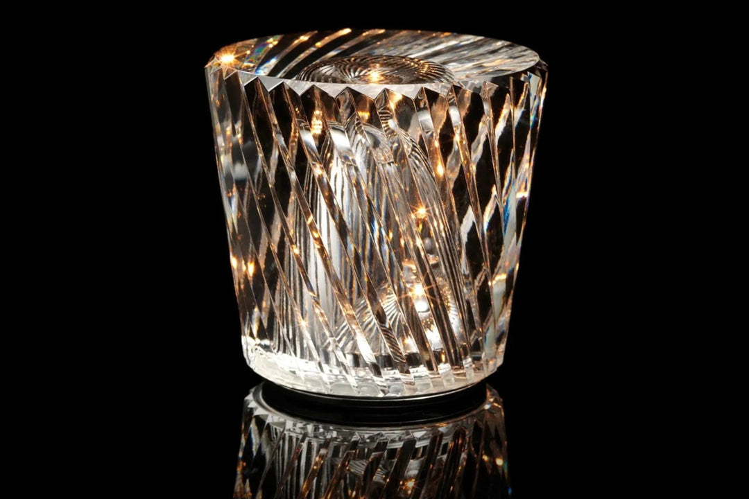 Luvikno | Krystall Bordlampe VÉLORIA | Diamantutseende & 360° Lyslek | Trådløs & USB Oppladbar | Opptil 12 timer. Lysvarighet