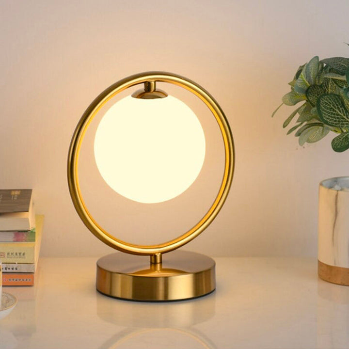 Gull Metall Ball Nattbordlampe - USB Oppladbar Design | Luvikno