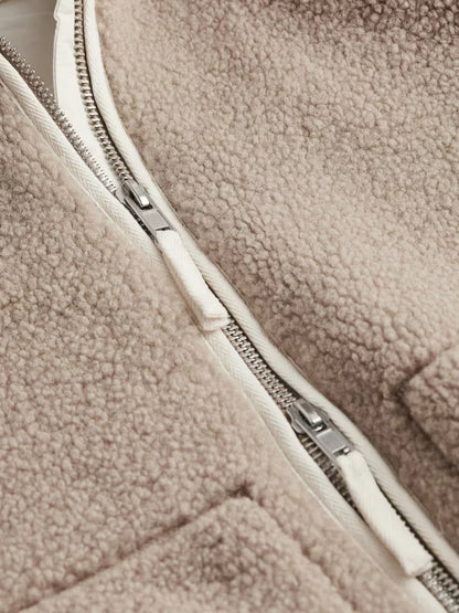 Luvik | Villa Rullakaulustakki