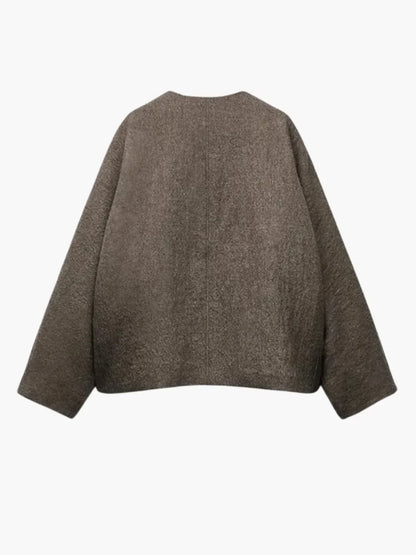 Luvik | Lyhyt nappikiinnitteinen taskujakku