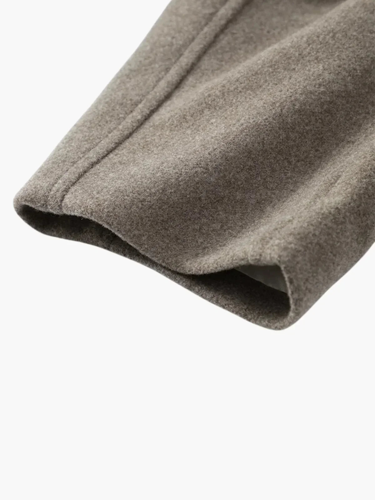 Luvik | Lyhyt nappikiinnitteinen taskujakku