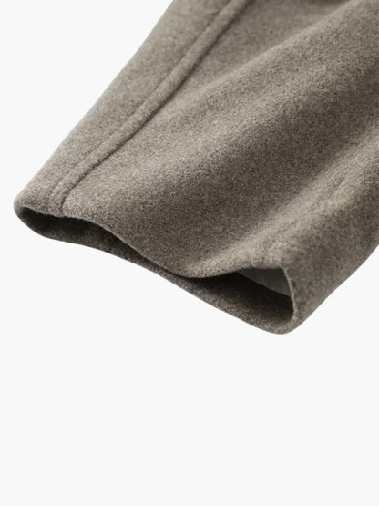 Luvik | Lyhyt nappikiinnitteinen taskujakku