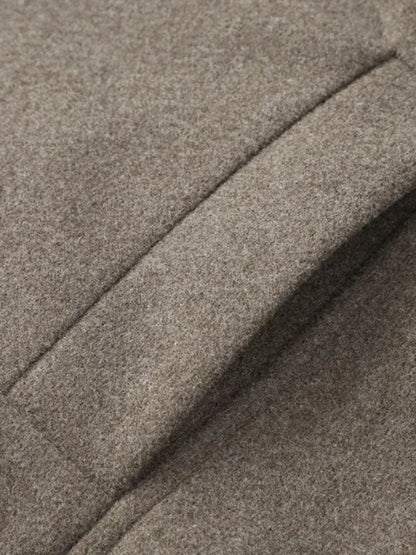 Luvik | Lyhyt nappikiinnitteinen taskujakku