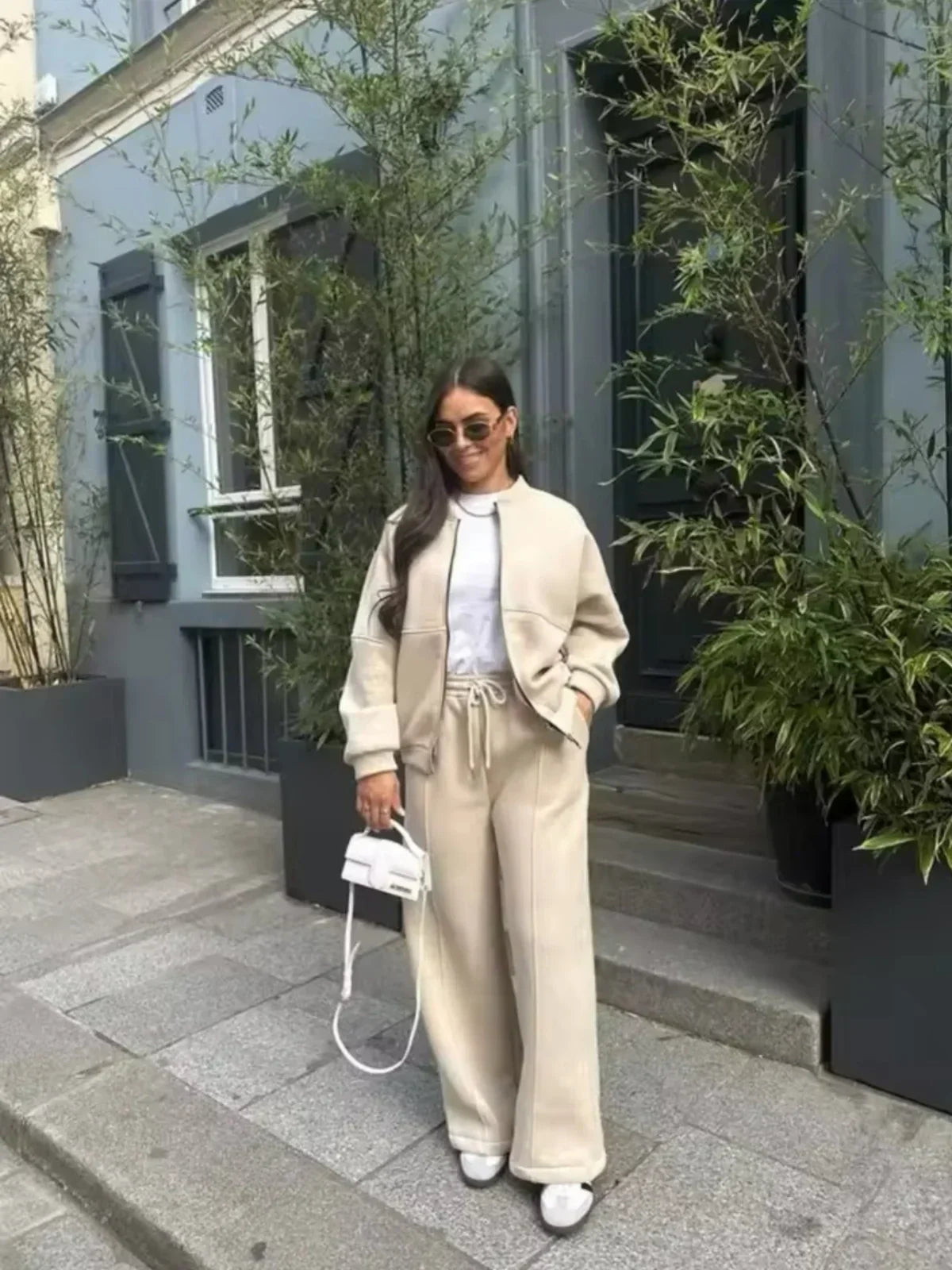 Luvik | Laaja Lounge Setti vetoketjullisella takilla