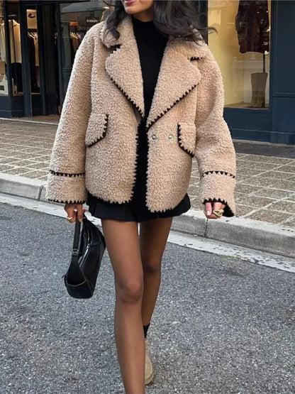 Luvik | Vaatteiden lampaanvillatakki