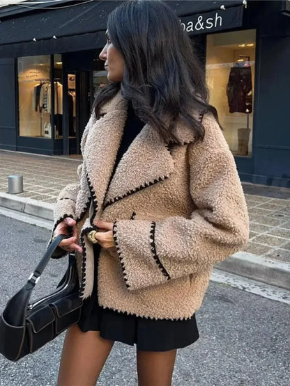 Luvik | Vaatteiden lampaanvillatakki