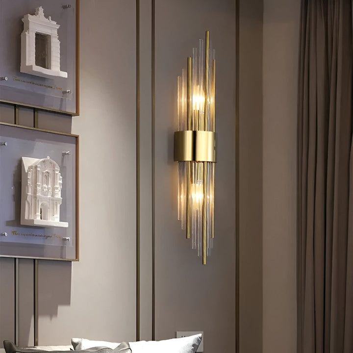 Vegglampe med krystaleffekt – Elegant design med gyllen aksent | Luvikno