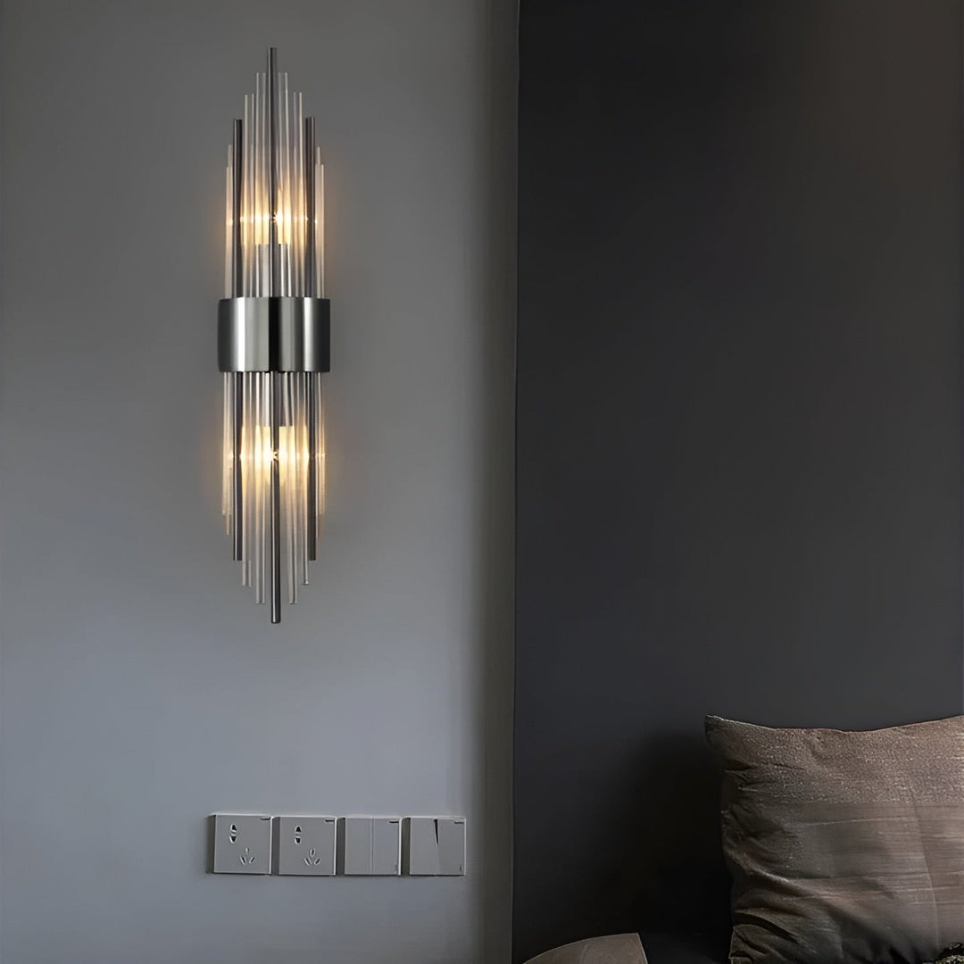 Vegglampe med krystaleffekt – Elegant design med gyllen aksent | Luvikno