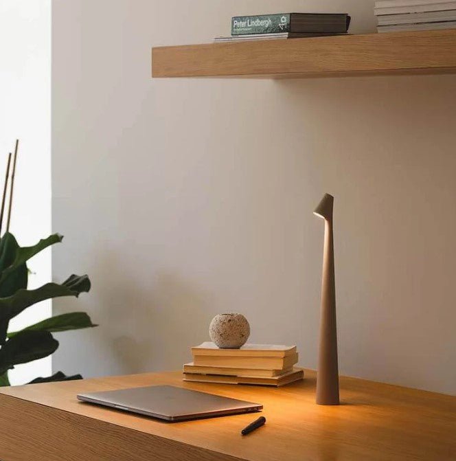 Lys bærbar bordlampe Luvikno