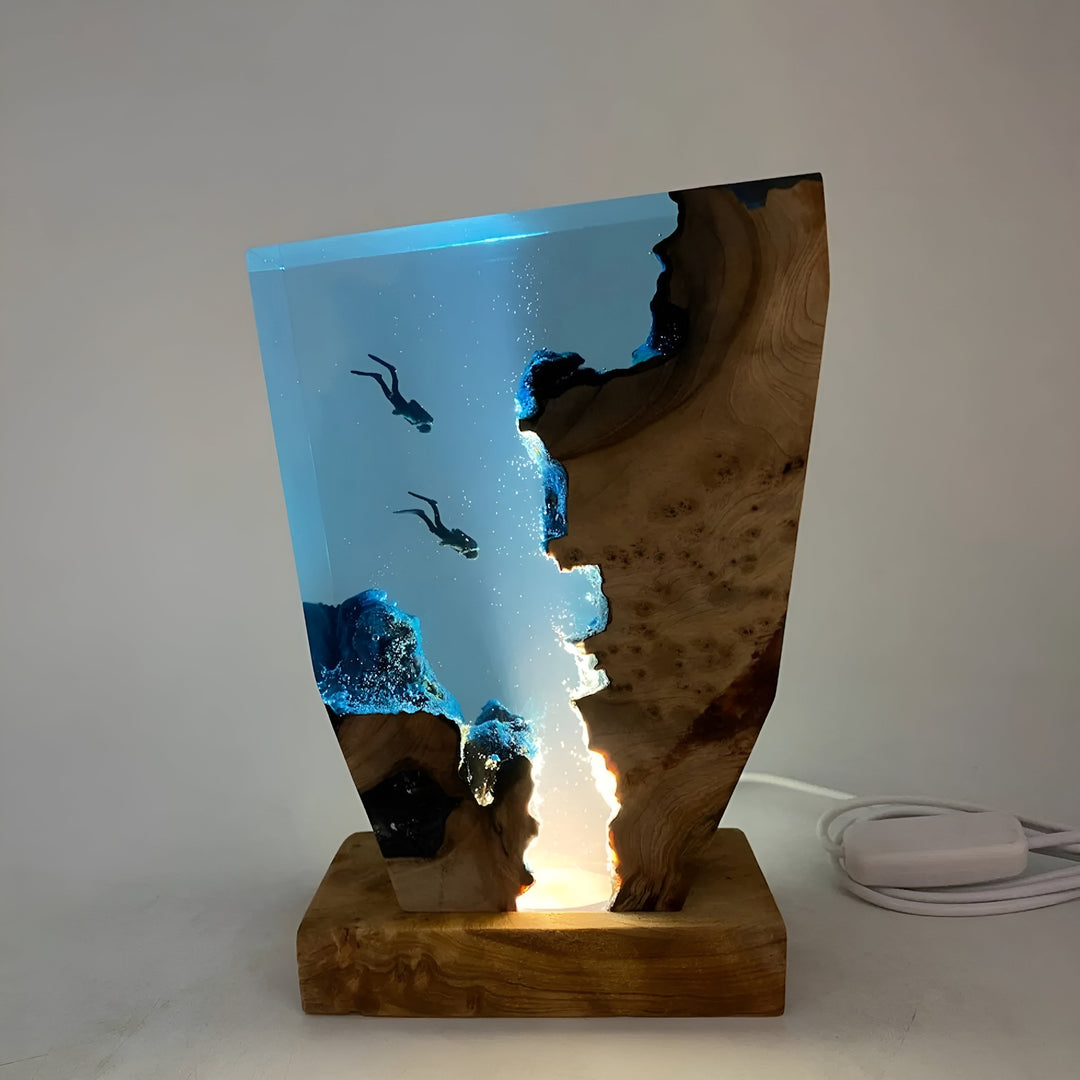 Luvikno | OceanGlow Luxe Lysende Bordlampe – Serene Epoxy Harpiks med USB Lading