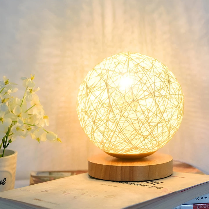 TwineGlow Lys - Moderen USB Oppladbar Rattan Bordlampe | Luvikno