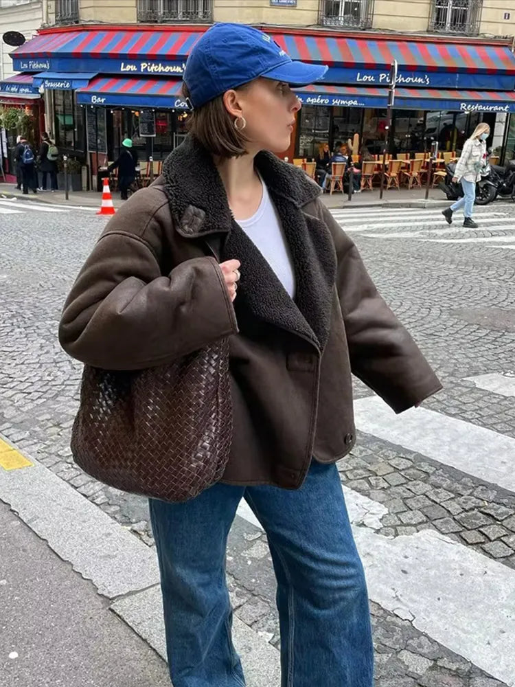 Luvik | Oversized brun kåpe for kvinner med pels
