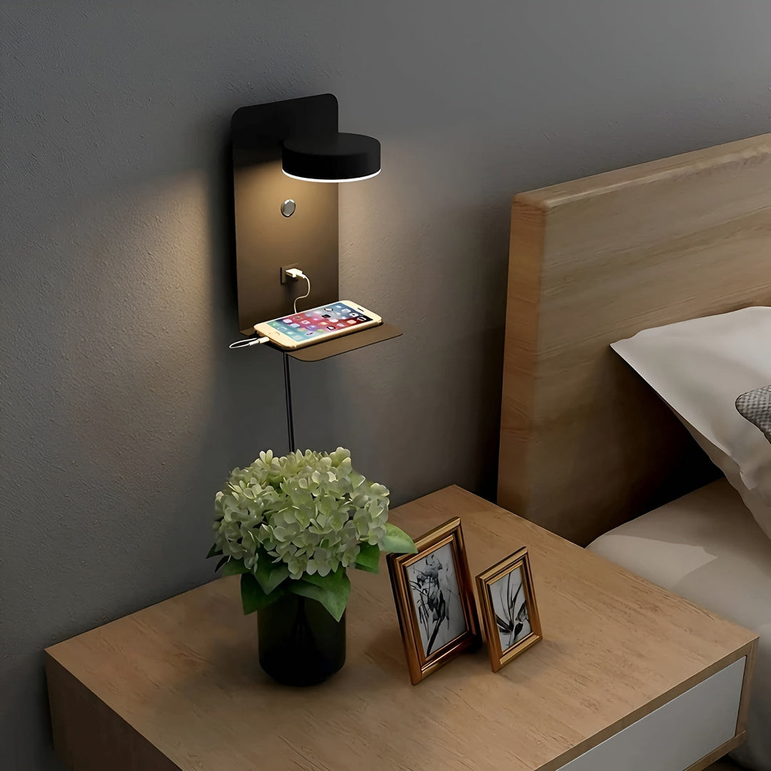 Luvikno | ChargeBright Luxe LED Vegglampe med USB-ladeport - Moderne svart-hvitt design