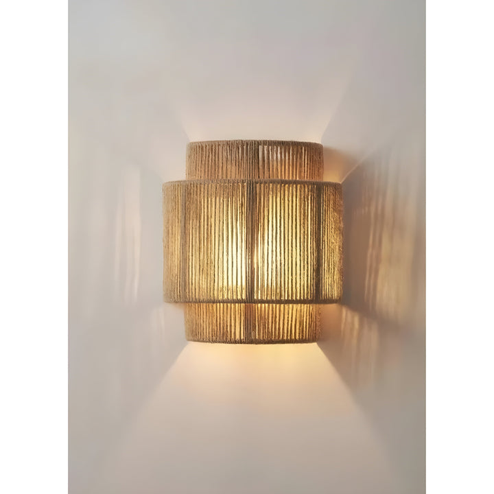 Moderne Rattan Vevd Vegglampe - WeaveGlow | Luvikno
