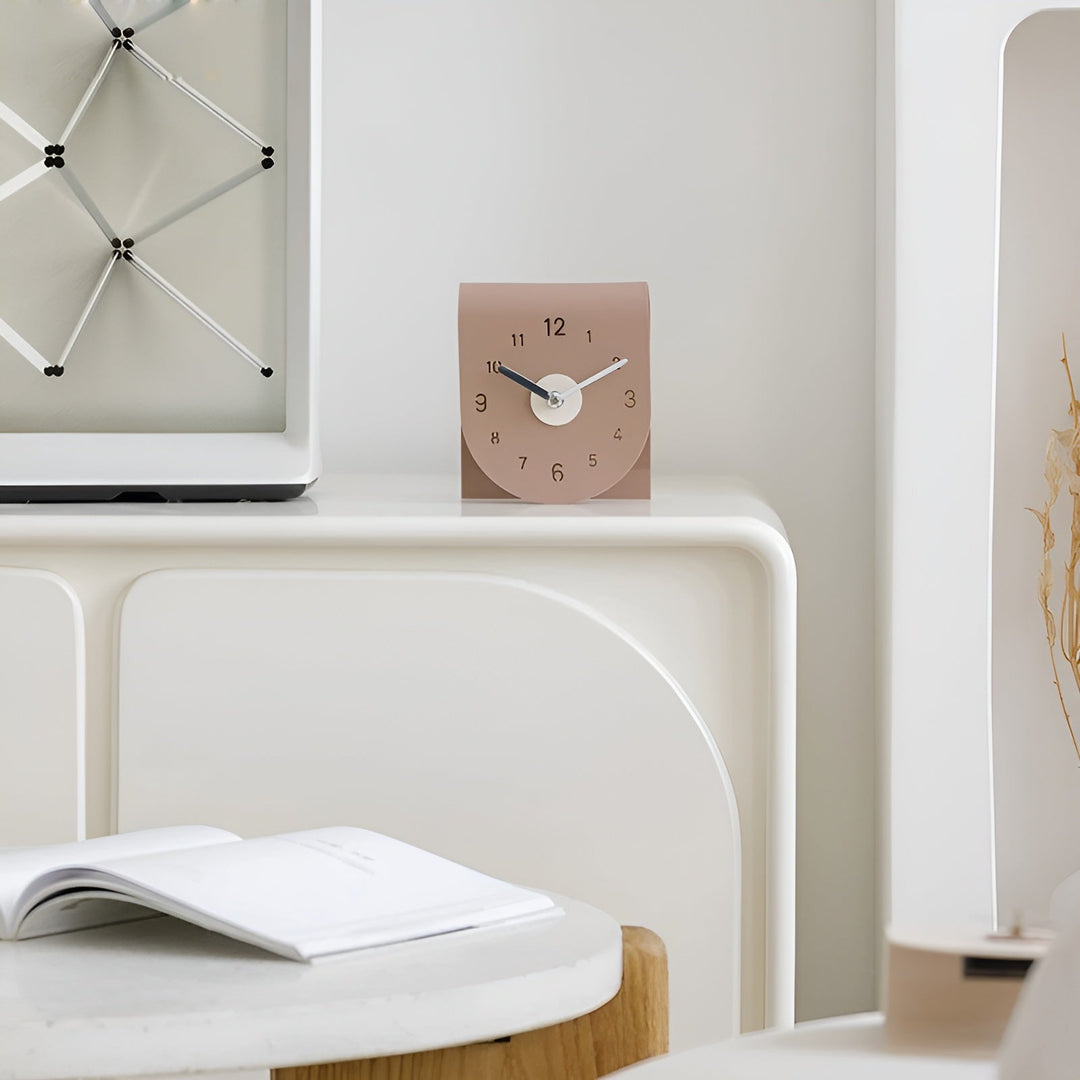 TimberCharm Klok – Dekorativ Bordklok | Luvikno