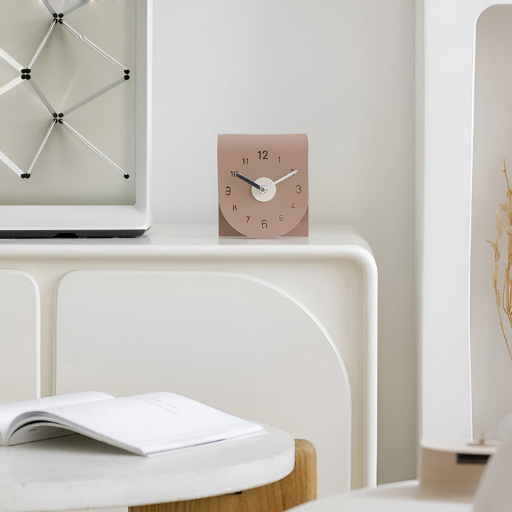 TimberCharm Klok – Dekorativ Bordklok | Luvikno