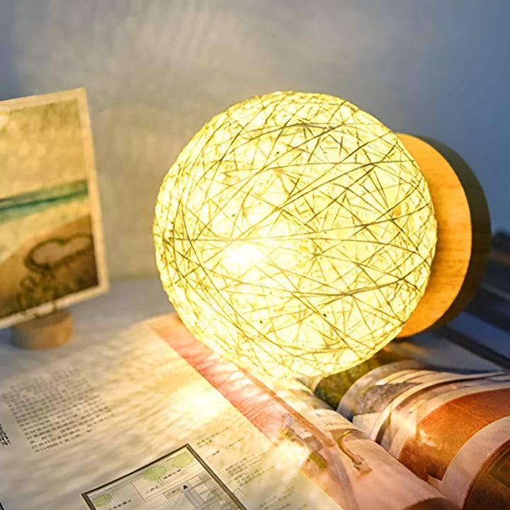 TwineGlow Lys - Moderen USB Oppladbar Rattan Bordlampe | Luvikno
