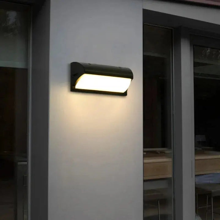 Luvikno | Linea Utebelysning - Vanntett LED-belysning inkludert bevegelsessensor