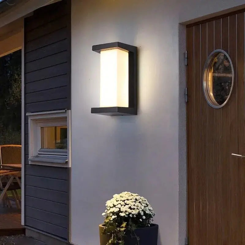 Luvikno | Linea Utebelysning - Vanntett LED-belysning inkludert bevegelsessensor