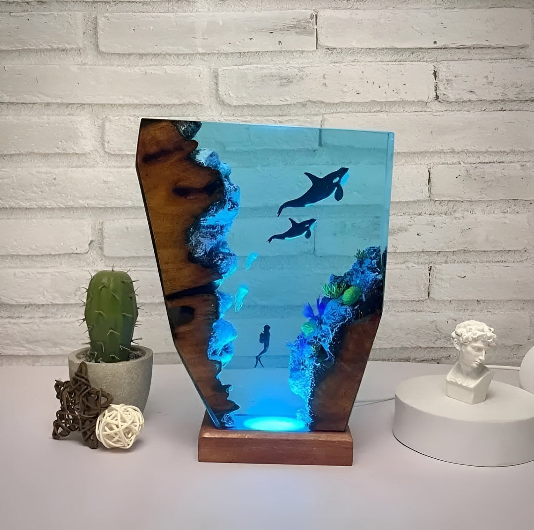 Luvikno | OceanGlow Luxe Lysende Bordlampe – Serene Epoxy Harpiks med USB Lading