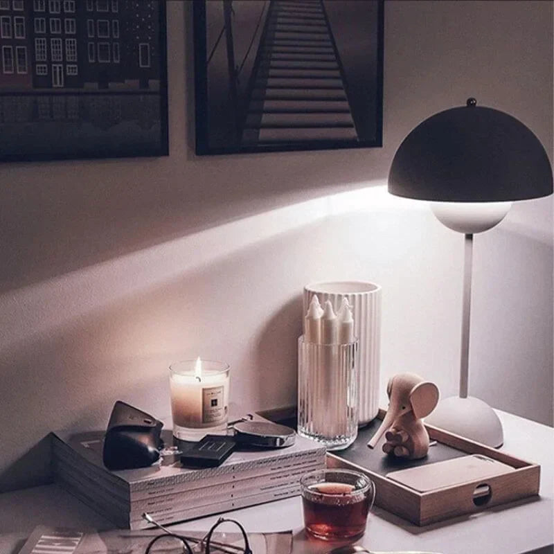 Luvikno | Moderne Bordlampe - dette er USB ADVARSEL