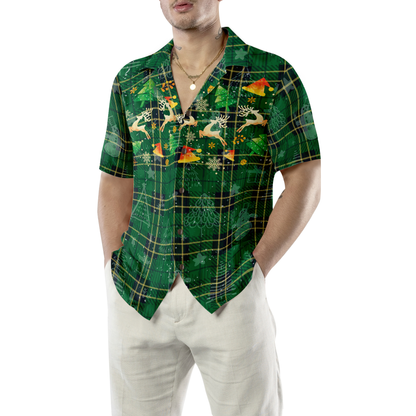 Luvik | Joulun Hyperfavor-havaijipaidat miehille ja naisille, vihreä ruudullinen jouluhavaijipaita, jossa on porokuvio ja lyhyet hihat napituksella